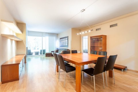 Квартира с 4 спальнями в Барселоне, Каталония, Испания № 1481