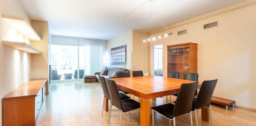 Квартира с 4 спальнями в Барселоне, Каталония, Испания № 1481