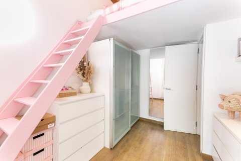 Купить квартиру в Барселона, Испания с 8 комнат, № 1482 - фото 19