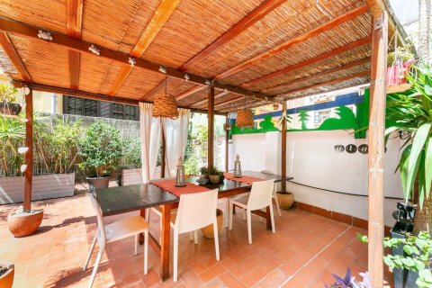 Купить квартиру в Барселона, Испания с 8 комнат, № 1482 - фото 5