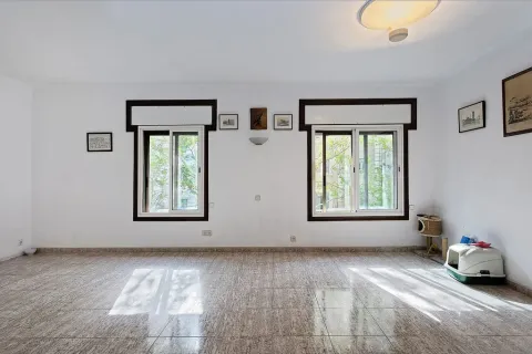 Купить квартиру в Барселона, Испания с 6 комнат, 165м², № 1483 - фото 4