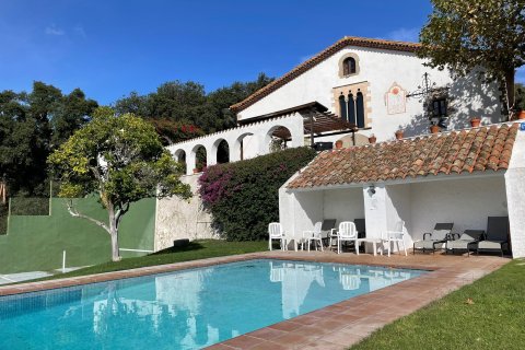 Сasa de 10 dormitorios en venta en Arenys de Munt, Barcelona, Cataluña, Spain № 1485 - foto 2