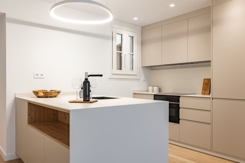 Купить квартиру в Барселона, Испания с 4 комнаты, № 1480 - фото 13