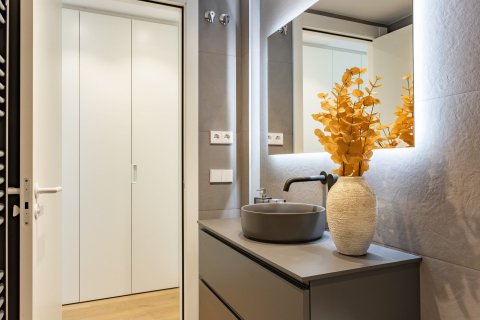 Купить квартиру в Барселона, Испания с 4 комнаты, № 1480 - фото 2