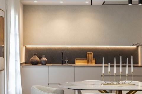 Купить квартиру в Барселона, Испания с 4 комнаты, № 1480 - фото 4