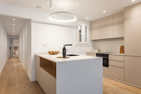 Купить квартиру в Барселона, Испания с 4 комнаты, № 1480 - фото 12