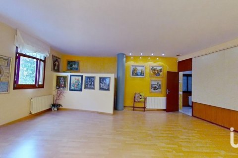 138 sq.m. commercial property for rent in Cunit, Tarragona, Catalonia, Spain № 5136 - photo 15