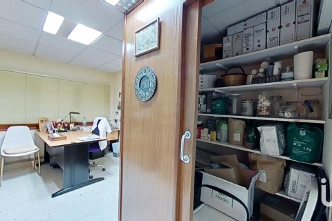 138 sq.m. commercial property for rent in Cunit, Tarragona, Catalonia, Spain № 5136 - photo 12