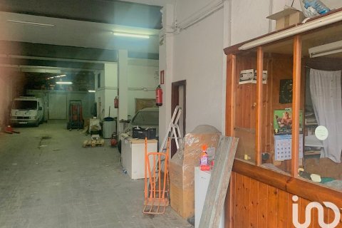 598 m² commercial property à louer à El Vendrell, Tarragona, Catalonia, Spain № 5135 - photo 3