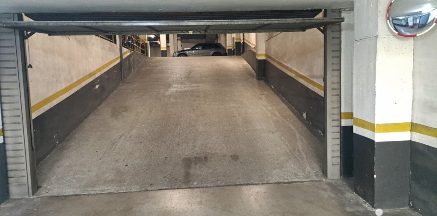 Парковка 12м² в Барселоне, Каталония, Испания № 5137