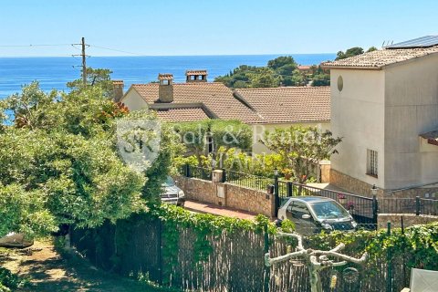 4 bedrooms house for sale in Lloret de Mar, Girona, Catalonia, Spain № 6702 - photo 12