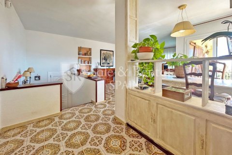 4 bedrooms house for sale in Lloret de Mar, Girona, Catalonia, Spain № 6702 - photo 6