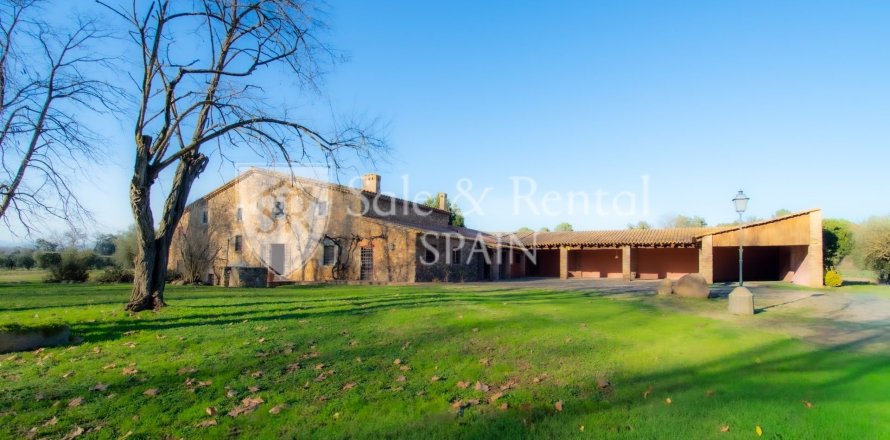 6 bedrooms house for sale in Llagostera, Girona, Catalonia, Spain № 6701