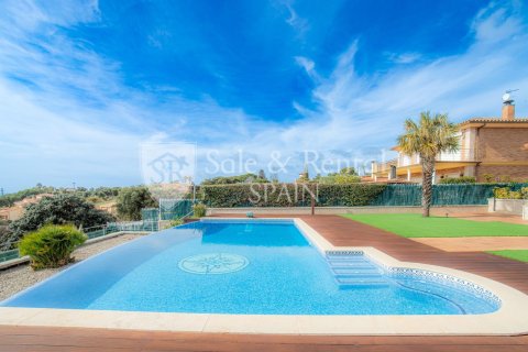 6 bedrooms house for sale in Lloret de Mar, Girona, Catalonia, Spain № 6699 - photo 25