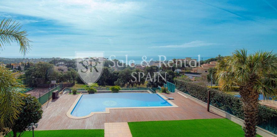 6 bedrooms house for sale in Lloret de Mar, Girona, Catalonia, Spain № 6699