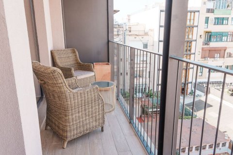 Apartamento de 3 dormitorios en venta en Barcelona, Cataluña, Spain № 6801 - foto 14