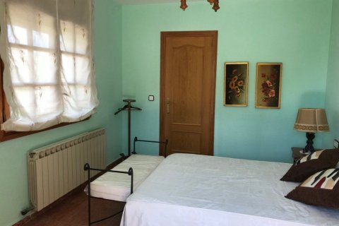 Сasa de 4 dormitorios en venta en Calafell, Tarragona, Cataluña, Spain № 6800 - foto 25