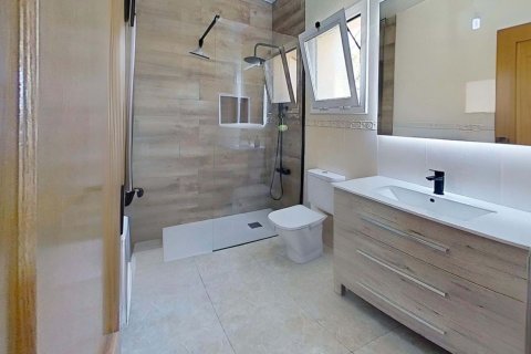 Сasa de 4 dormitorios en venta en Calafell, Tarragona, Cataluña, Spain № 6799 - foto 18