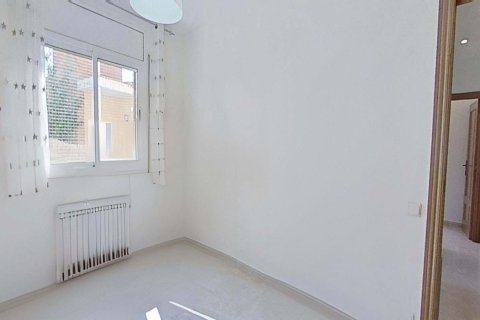 Сasa de 4 dormitorios en venta en Calafell, Tarragona, Cataluña, Spain № 6799 - foto 25
