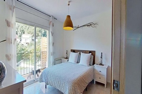 Сasa de 4 dormitorios en venta en Calafell, Tarragona, Cataluña, Spain № 6799 - foto 15