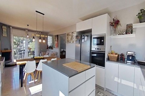 Сasa de 4 dormitorios en venta en Calafell, Tarragona, Cataluña, Spain № 6799 - foto 11