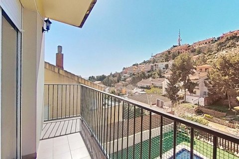 Сasa de 4 dormitorios en venta en Calafell, Tarragona, Cataluña, Spain № 6799 - foto 17