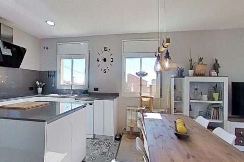 Сasa de 4 dormitorios en venta en Calafell, Tarragona, Cataluña, Spain № 6799 - foto 8