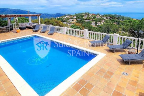 6 bedrooms house for sale in Lloret de Mar, Girona, Catalonia, Spain № 7218 - photo 12
