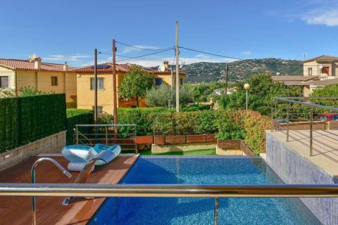 Сasa de 4 dormitorios en venta en Platja D'aro, Gerona, Cataluña, Spain № 7216 - foto 9