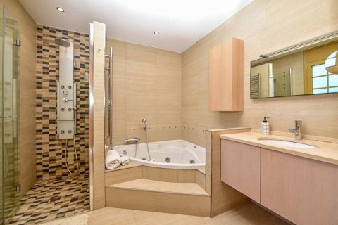 Сasa de 4 dormitorios en venta en Platja D'aro, Gerona, Cataluña, Spain № 7216 - foto 28