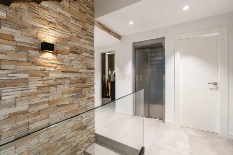 Купить дом в Санта-Колома-де-Граменет, Испания с 5 спален, 694м², № 7219 - фото 17