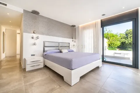 Купить дом в Санта-Колома-де-Граменет, Испания с 5 спален, 694м², № 7219 - фото 16