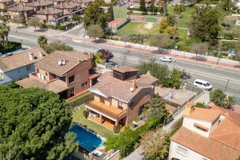 Купить дом в Камбрильс, Испания с 4 спальни, 377м², № 5694 - фото 3