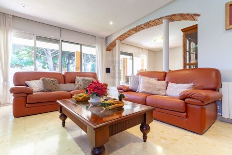 Купить дом в Камбрильс, Испания с 4 спальни, 377м², № 5694 - фото 5