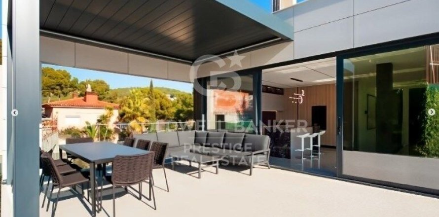 5 bedrooms villa for sale in Castelldefels, Barcelona, Catalonia, Spain № 5693