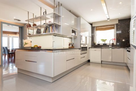 8 chambres villa à vendre à Esplugues de Llobregat, Barcelona, Catalonia, Spain № 4427 - photo 12