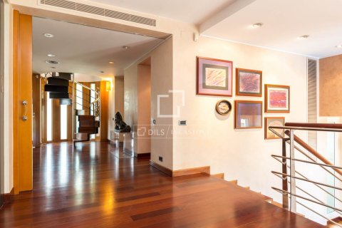 8 chambres villa à vendre à Esplugues de Llobregat, Barcelona, Catalonia, Spain № 4427 - photo 23