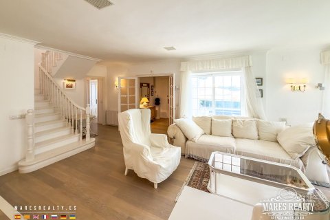 5 bedrooms villa for sale in Lloret de Mar, Girona, Catalonia, Spain № 7627 - photo 10