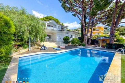 5 bedrooms villa for sale in Lloret de Mar, Girona, Catalonia, Spain № 7627 - photo 6
