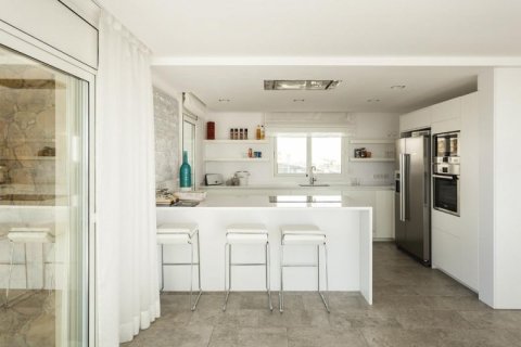 Купить виллу в Льорет-де-Мар, Испания студия, 240м², № 906 - фото 3