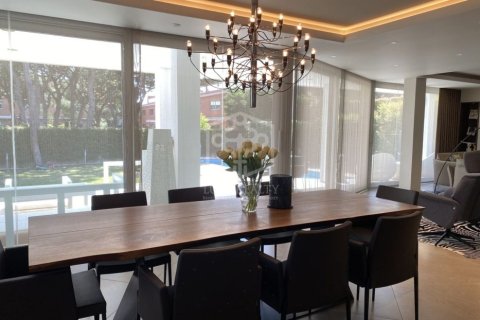 Купить виллу в Гава, Испания с 4 спальни, 450м², № 912 - фото 3