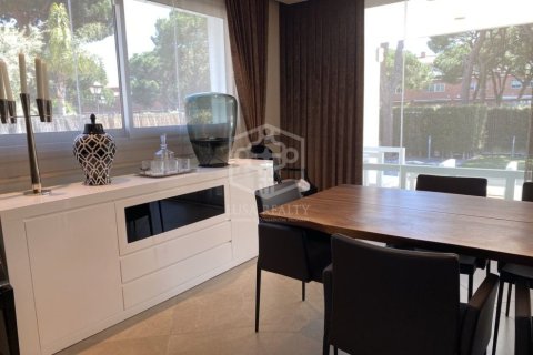 Купить виллу в Гава, Испания с 4 спальни, 450м², № 912 - фото 4