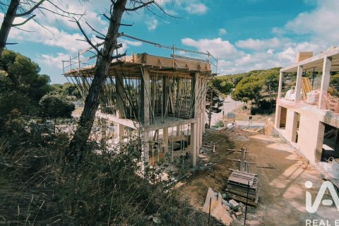 4 bedrooms house for sale in Sant Pol de Mar, Barcelona, Catalonia, Spain № 7521 - photo 3