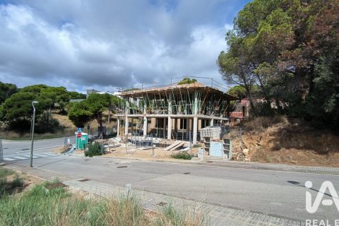 4 bedrooms house for sale in Sant Pol de Mar, Barcelona, Catalonia, Spain № 7521 - photo 16