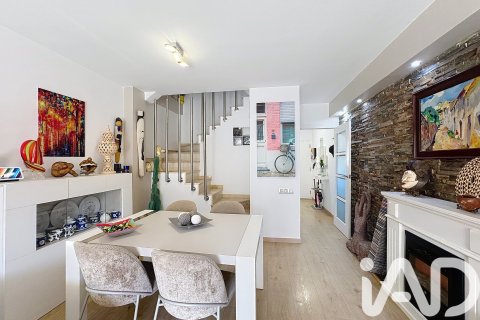 3 bedrooms duplex for sale in Castelldefels, Barcelona, Catalonia, Spain № 7523 - photo 10