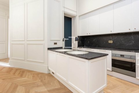 3 chambres apartment à louer à Barcelona, Catalonia, Spain № 3749 - photo 12