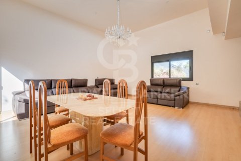Купить дом в Матадепера, Испания с 5 спален, 281м², № 7966 - фото 3