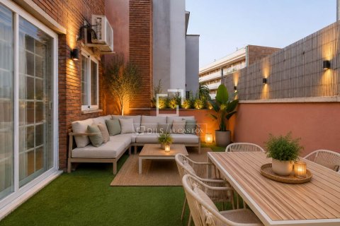 Apartamento de 4 dormitorios en venta en Sant Just Desvern, Barcelona, Cataluña, Spain № 7046