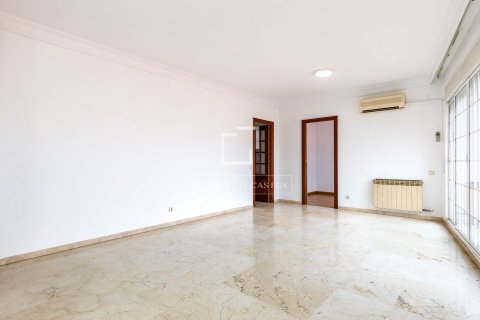 Apartamento de 4 dormitorios en venta en Sant Just Desvern, Barcelona, Cataluña, Spain № 7046 - foto 24