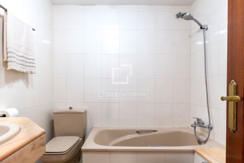 Apartamento de 4 dormitorios en venta en Sant Just Desvern, Barcelona, Cataluña, Spain № 7046 - foto 26